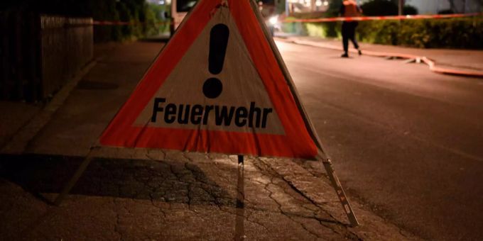 Die Feuerwehr brachte das Feuer schnell unter Kontrolle. (Symbolbild) onex
