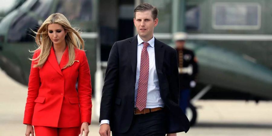 Ivanka Trump, die Tochter von US-Präsident Trump, und ihr Bruder Eric Trump, Sohn von US-Präsident Trump, reisen mit ihrem Vater für eine Kundgebung nach Tampa / Florida.