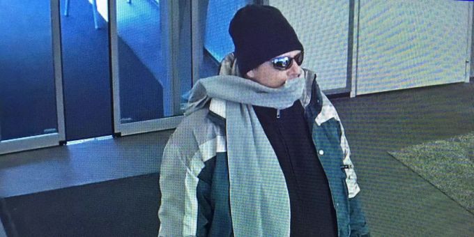 Worb BE - Mann überfällt Bank