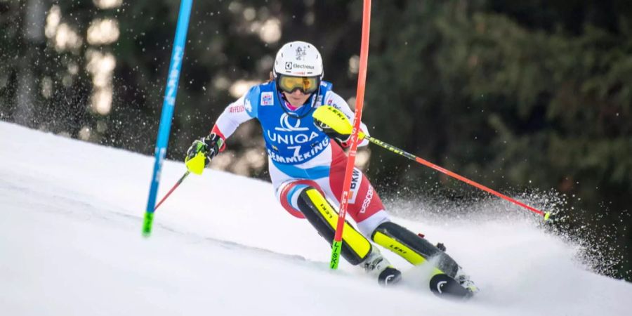 Wendy Holdener fährt Slalom