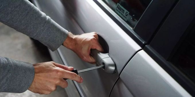 Kanton Freiburg - Rund 50 Diebstähle aus Fahrzeugen allein im Oktober
