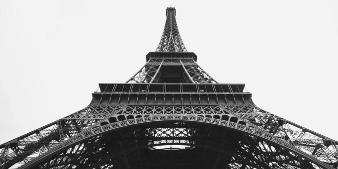 Trotz Gelbwesten-Protesten haben die Franzosen ein Herz für die Umwelt. Der Eiffelturm in Paris.