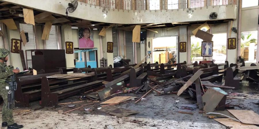 Explosionen zerstörten eine Kirche auf den Philippinen.