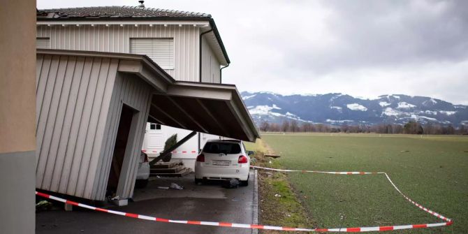 Sturm «Uwe» sorgt für viele Schäden in der gesamten Schweiz.