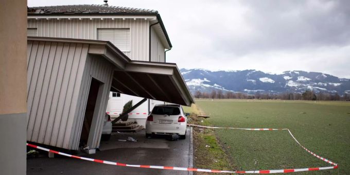 Nach Sturm Uwe - Viele Schäden in der gesamten Schweiz