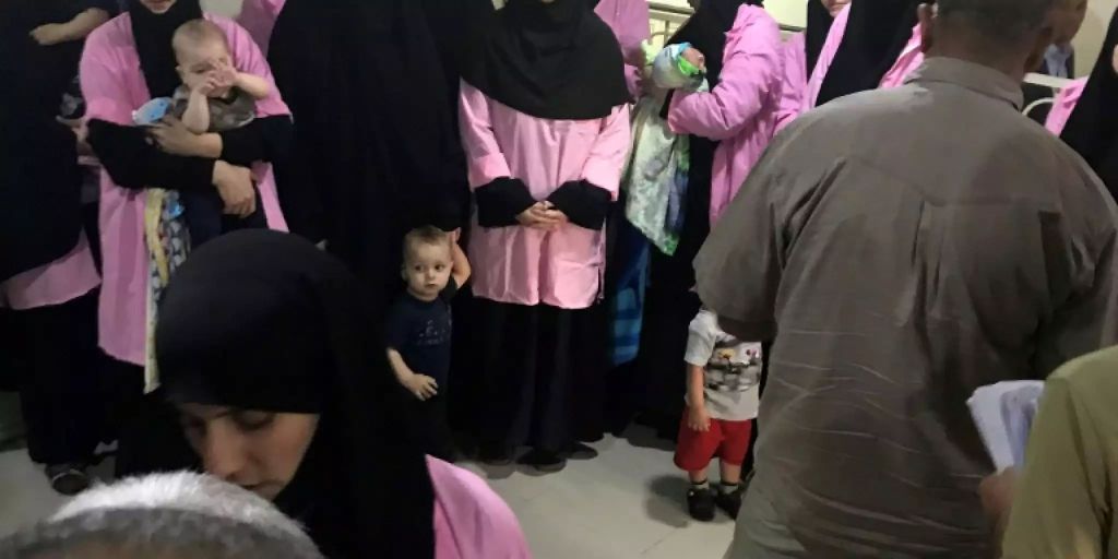 Russische Mütter und ihre Jungen Stecher Russische Mütter und ihre Jungen Stecher