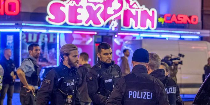 Dealer und Bordelle - Grosse Razzia in Frankfurt mit 500 Polizisten