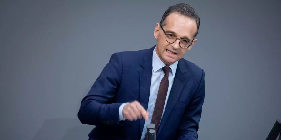 Heiko Maas (SPD), Aussenminister, spricht bei der Sitzung des Bundestages zu den Abgeordneten.