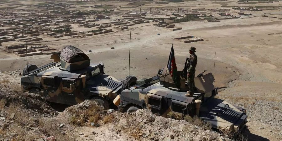 Sicherheitskräfte nehmen an einer Militäroperation in der Provinz Ghazni in Ostafghanistan teil.