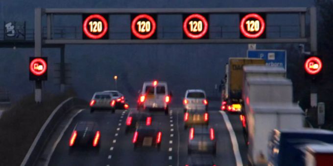 Tempolimit auf deutschen Autobahnen. Autobahn