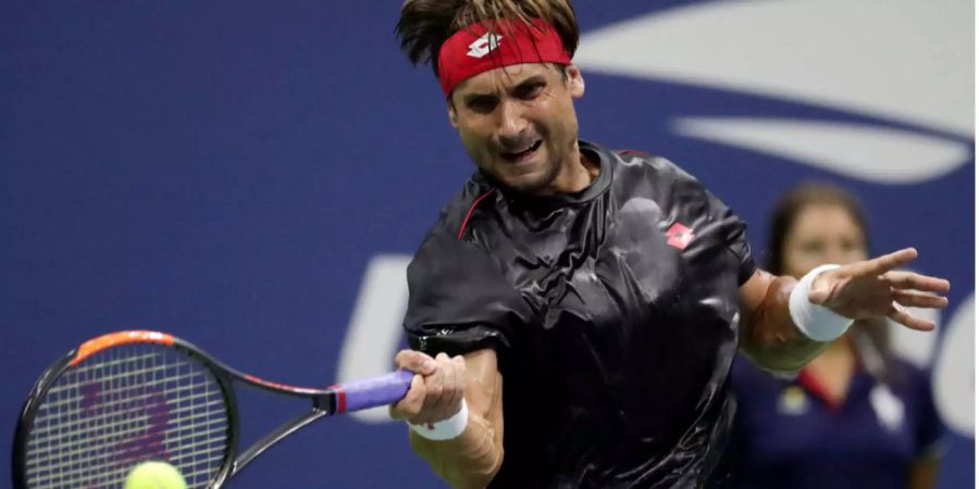 David Ferrer schlägt eine Vorhand in seinem letzten Match an den US Open