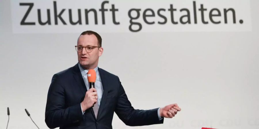 Jens Spahn spricht an einer Veranstaltung der CDU.