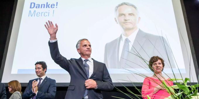 Wechsel bei der FDP - FDP-Delegierte feiern doppelt