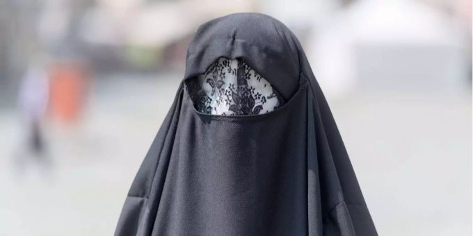 Die junge Frau wurde aufgrund ihrer Burka diskriminiert (Symbolbild). Burka