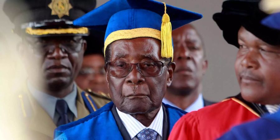 Robert Mugabe zeigte sich am Freitag an einer Diplomfeier.