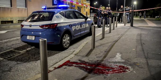 Blutspuren in Mailand nach dem Attentat auf Vittorio Boiocchi. inter mailand