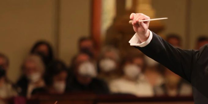 Der 80-jährige Dirigent Justus Frantz nimmt Abschied von seinem Publikum mit einer Tournee der Philharmonie der Nationen. (Symbolbild) Dirigent