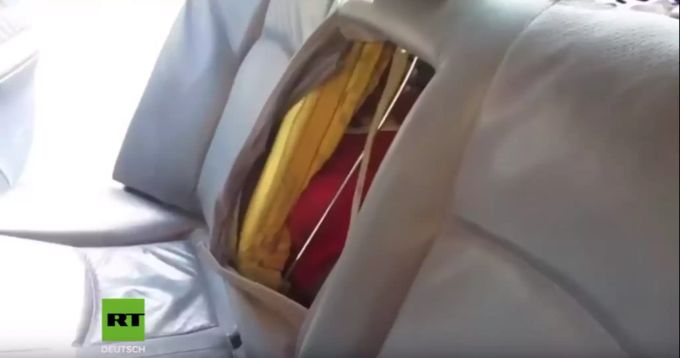 Im Rücksitz versteckte sich die junge Frau. Rücksitz Versteck Migranten