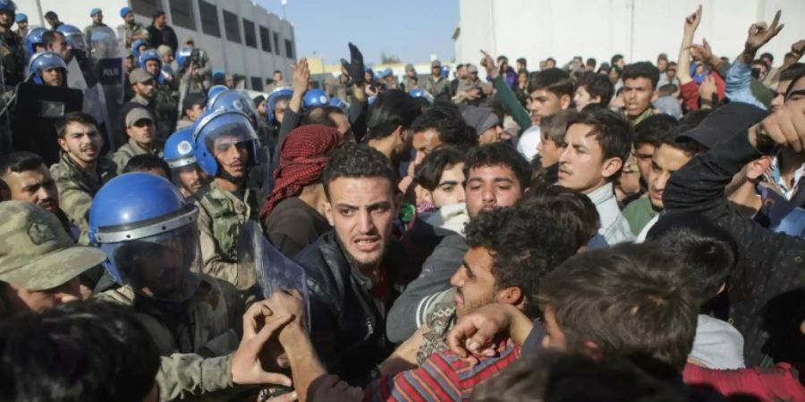 Ein Toter bei Protesten in türkisch kontrollierter Stadt