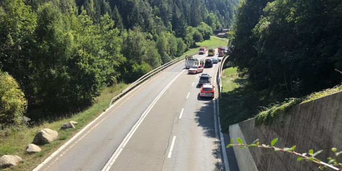 Die Unfallstelle bei La Douay VS. La Douay Unfall Anhänger