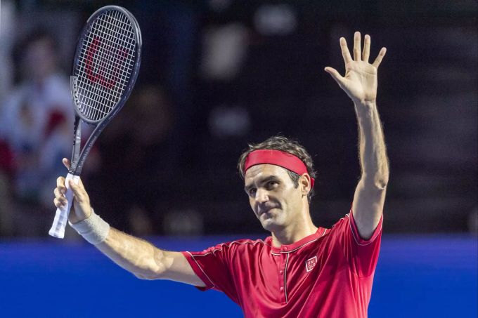 Roger Federer aus der Schweiz jubelt auf dem Feld, nachdem er das Spiel gegen Peter Gojowczyk gewonnen hat. Roger Federer
