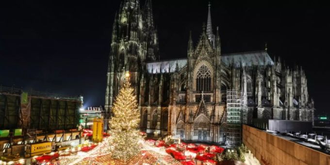 Weihnachtsmarkt am Kölner Dom Weihnachtsmarkt am Kölner Dom