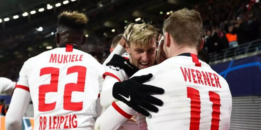 Machte Leipzig mit seinen späten Toren glücklich: Emil Forsberg (M). Foto: Jan Woitas/dpa
