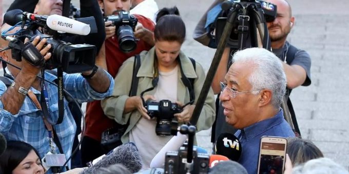 Antonio Costa, amtierender Premierminister Portugals und Kandidat der Sozialistischen Partei, steht Journalstien Rede und Antwort. Foto: Pedro Fiuza/XinHua/dpa Antonio Costa, amtierender Premierminister Portugals und Kandidat der Sozialistischen Partei, steht Journalstien Rede und Antwort. Foto: Pedro Fiuza/XinHua/dpa