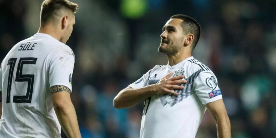 Sorgte in Estland für Gesprächsstoff: Ilkay Gündogan (r). Foto: Raul Mee/AP/dpa