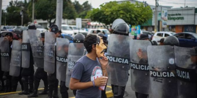 Demonstrant in Managua Demonstrant in Managua