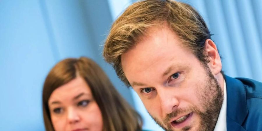 Grünen-Spitzenpersonal in Hamburg: Bürgermeisterkandidatin Katharina Fegebank und Fraktionschef Anjes Tjarks. Foto: Daniel Bockwoldt/dpa