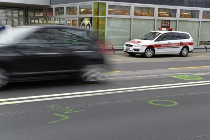 Die Aargauer Polizei verhaftete am Montag zwei Raser. (Symbolbild) aargau