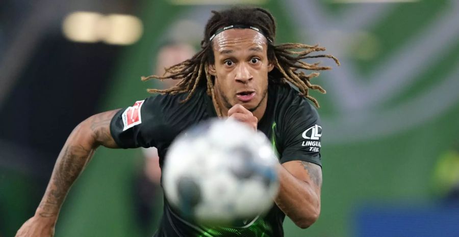 Zu Beginn der Saison sitzt Kevin Mbabu mehrheitlich auf der Bank. Kurz vor der Corona-Pause gehört der Ex-YB-Verteidiger allerdings zu den Stammkräften.