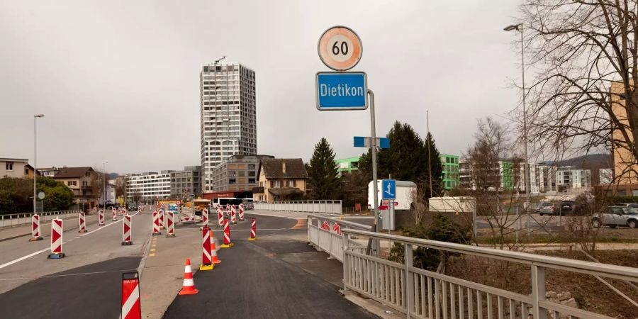Ortsschild von Dietikon.