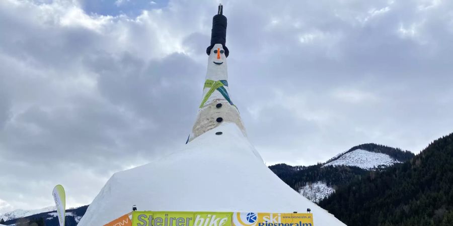 Grösster Schneemann der Welt