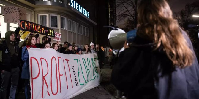 siemens protest adani