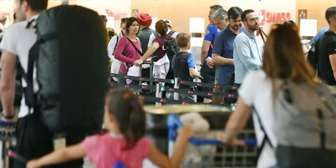 Warteschlangen am Flughafen Zürich Flughafen Zürich