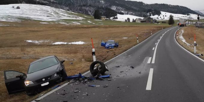 Aufgrund des Verkehrsunfalles bildete sich im Morgenverkehr beidseitig der Unfallstelle ein längerer Rückstau. Frontalkollision