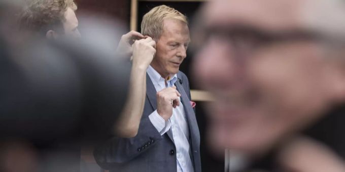 TV-Moderator Kurt Aeschbacher hat sich noch nicht entschieden, wie er am kommenden Sonntag abstimmen will. Er tendiert aber zu einem Ja. Kurt Aeschbacher