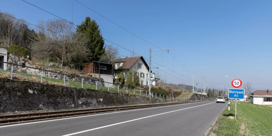 Einfahrtsstrasse der Gemeinde Boniswil (AG).