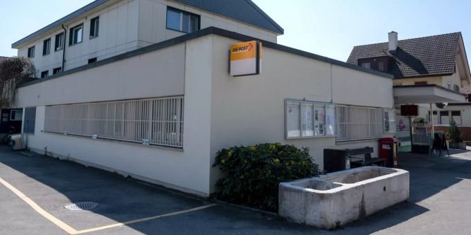 Ein Brunnen vor der Post in Jegenstorf. Jegenstorf
