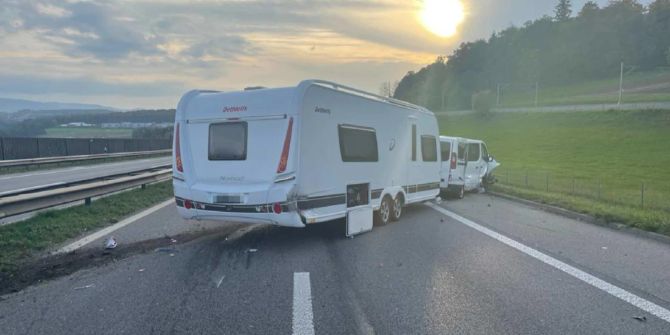 Unfall auf der Autobahn A12 bei Matran