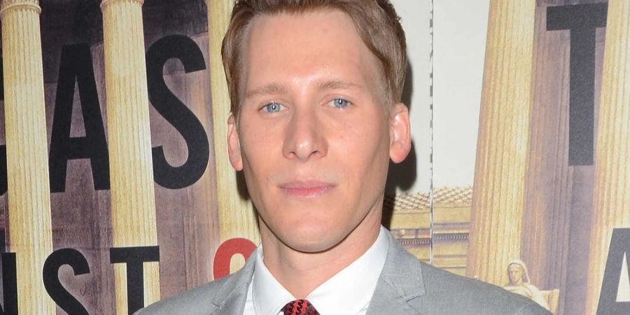 Dustin Lance Black muss sich von einer Kopfverletzung erholen.