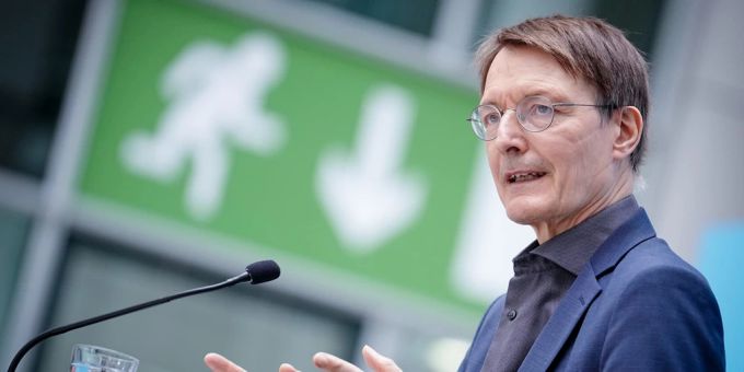 Karl Lauterbach bei der Pressekonferenz vom 14. September 2022. lauterbach wiesn