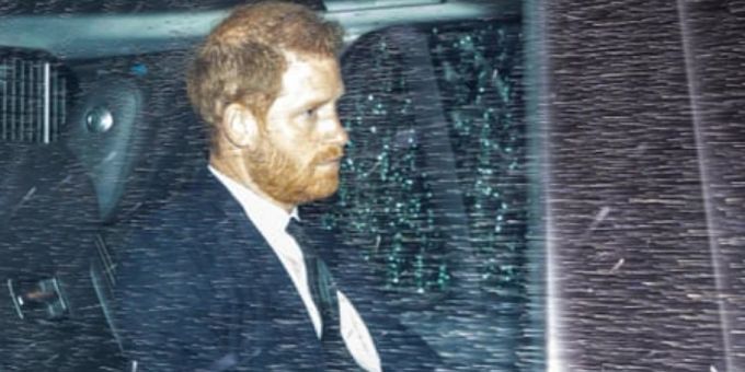 Prinz Harry nach dem Tod der Queen auf dem Weg nach Balmoral. Prinz Harry