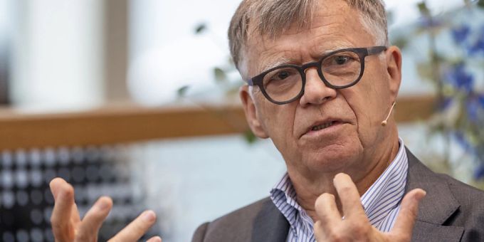 CH Media-Verleger Peter Wanner hat am Swiss Media Forum in Luzern Sympathien geäussert für die Initiative, welche die SRG-Gebühr von 335 auf 200 Franken im Jahr senken will. CH Media-Verleger Peter Wanner hat am Swiss Media Forum in Luzern Sympathien geäussert für die Initiative, welche die SRG-Gebühr von 335 auf 200 Franken im Jahr senken will.