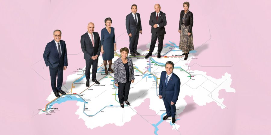 Die amtierenden Bundesräte stehen auf ihrer Heimatregion innerhalb der Schweiz, auf dem offiziellen Bundesratsfoto 2022.