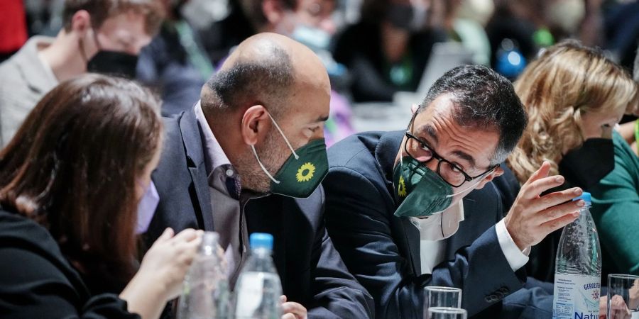 Ricarda Lang, Omid Nouripour, Cem Özdemir und Steffi Lemke nehmen am Grünen-Bundesparteitag teil.