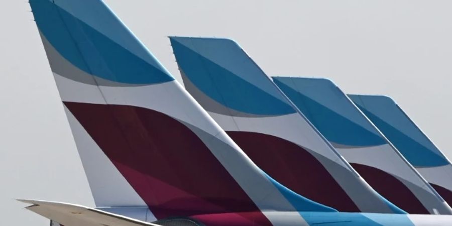 Geparkte Eurowings-Flugzeuge