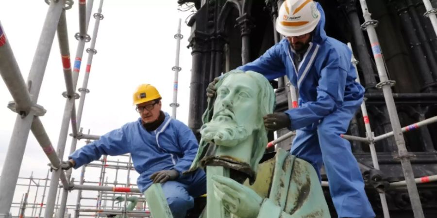 16 Statuen entkamen Feuer von Notre-Dame (Archivfoto)